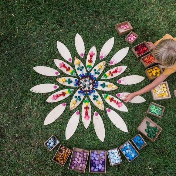 NWT Grapat Wooden Toys Large Wood Petals - 24 Pieces - Picture 4 of 6